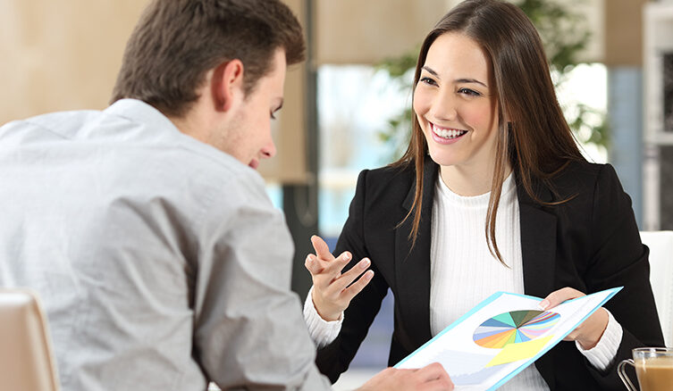 Bachillerato en Administración de Negocios con énfasis en Mercadeo y Ventas