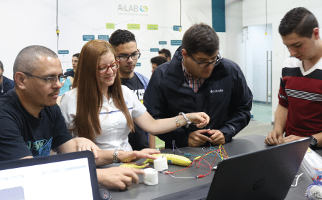 Talleres de Aprendizaje en el A.Lab de la Universidad Castro Carazo